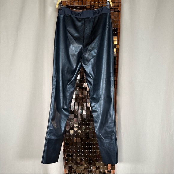 DKNY Jeans Women's Black Faux Highwasited Leather Legging Pants Size Medium - Picture 3 of 8